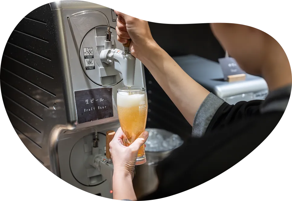 ジョッキに注がれる生ビール