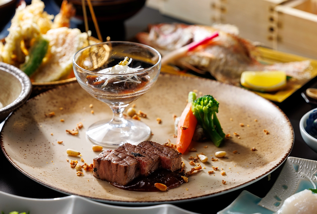 肉汁が滴る島根和牛のステーキ