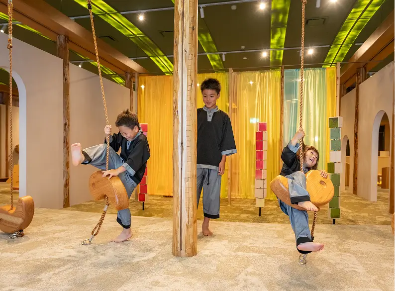 キッズスペース オクノモリで遊ぶこどもたち