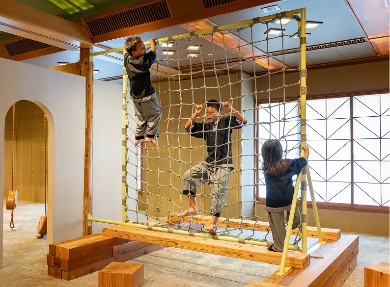 キッズスペース オクノモリで遊ぶこどもたち