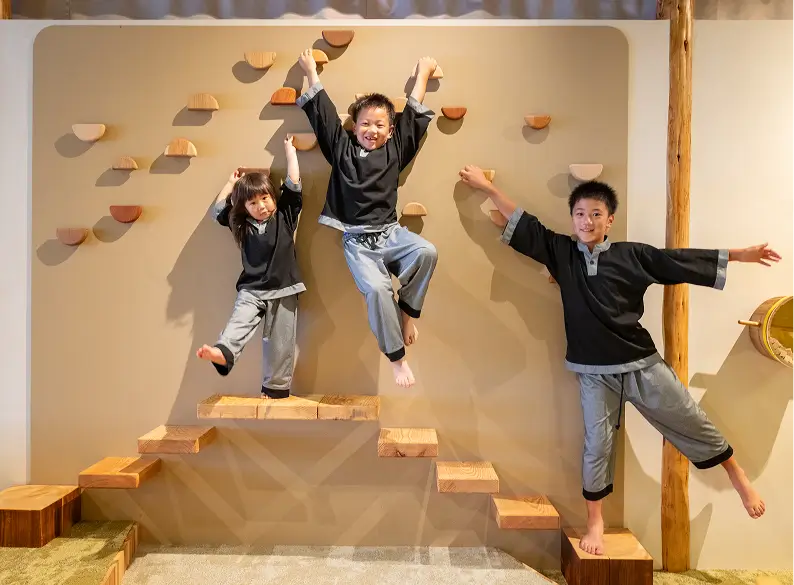 キッズスペース オクノモリで遊ぶこどもたち