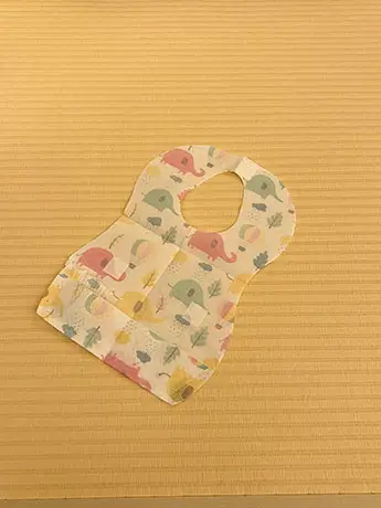 お子様食事用エプロン