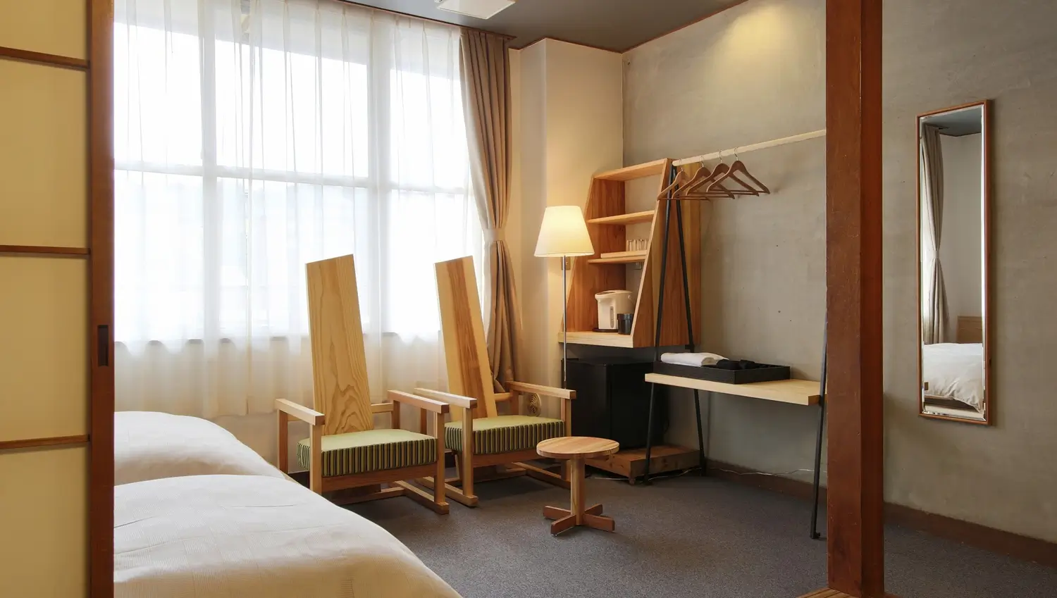 木目を活かしたインテリア